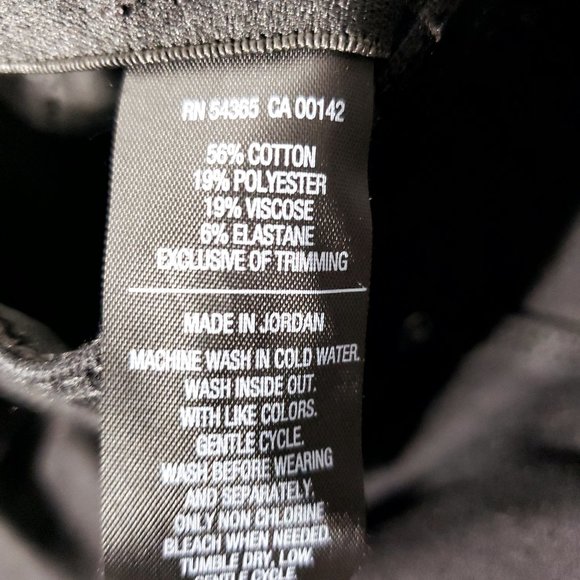 Nygard Capris - Picture 5 of 5